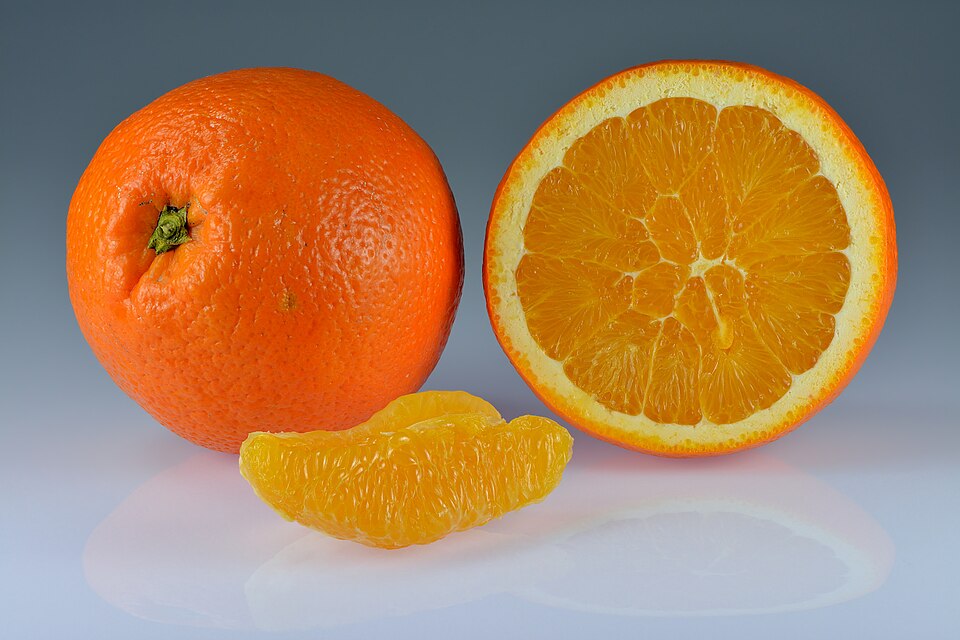 برتقال طازج